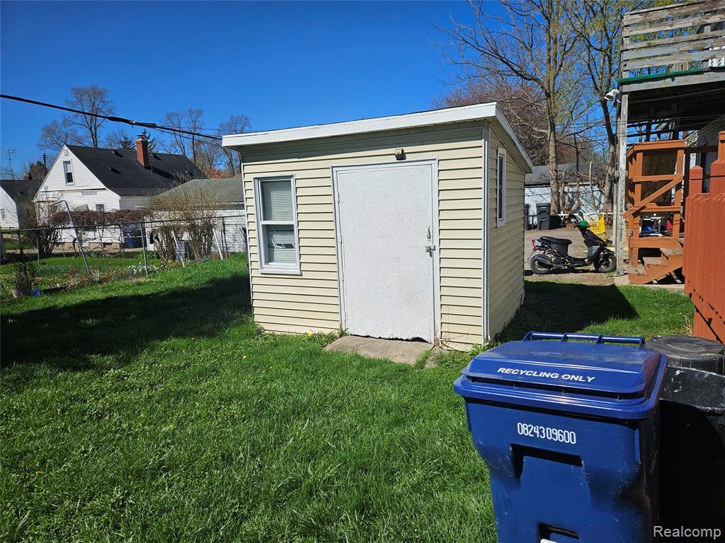 621 West Atherton Road Flint, MI 48507 - Photo 34 of 37