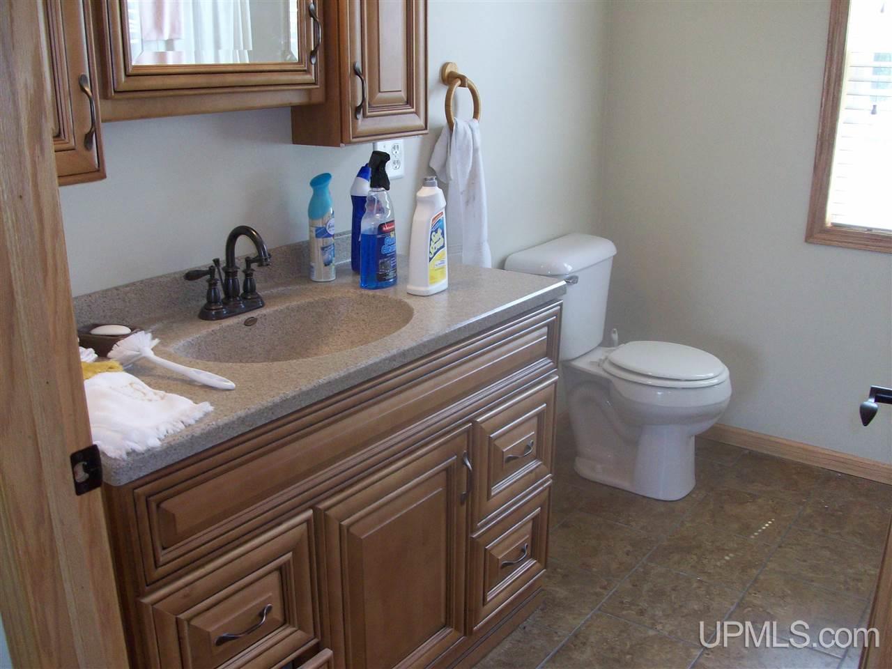 3103 18th Road Escanaba, MI 49829 - Photo 5 of 16