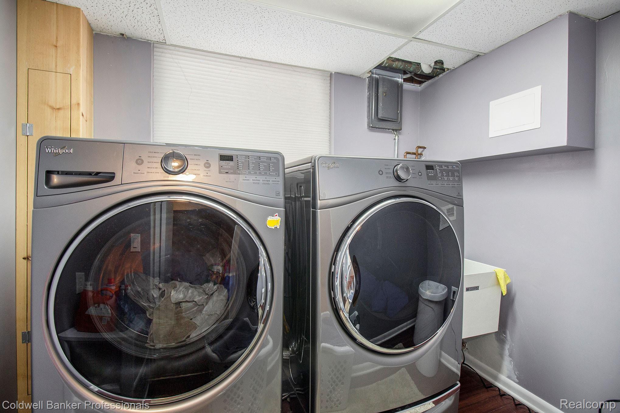 719 Fieldstone Drive Rochester, MI 48309 - Photo 32 of 40 Lower level laundry area
