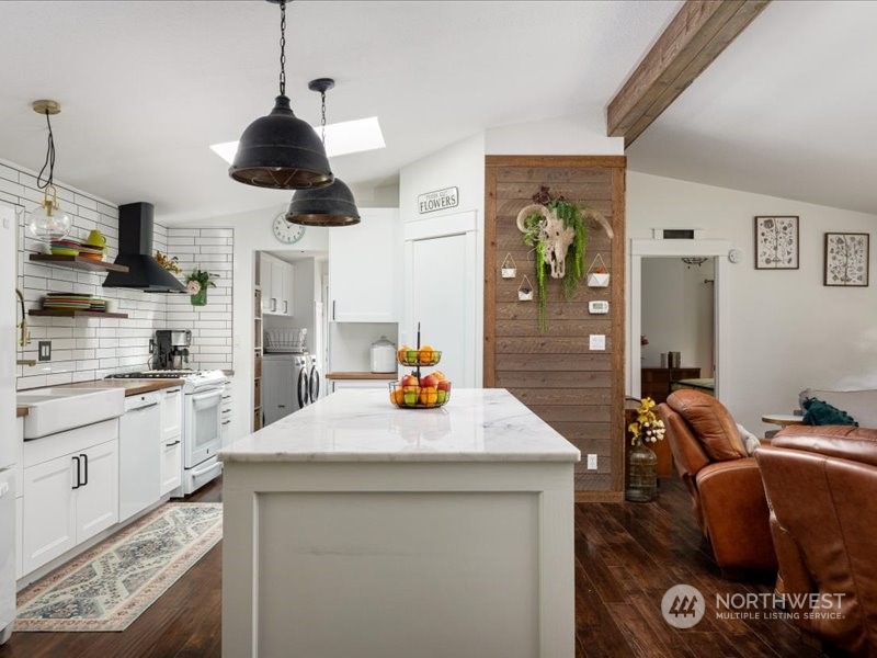 648 Keystone Hill Road Coupeville, WA 98239 - Photo 10 of 40 Gallery Image 10