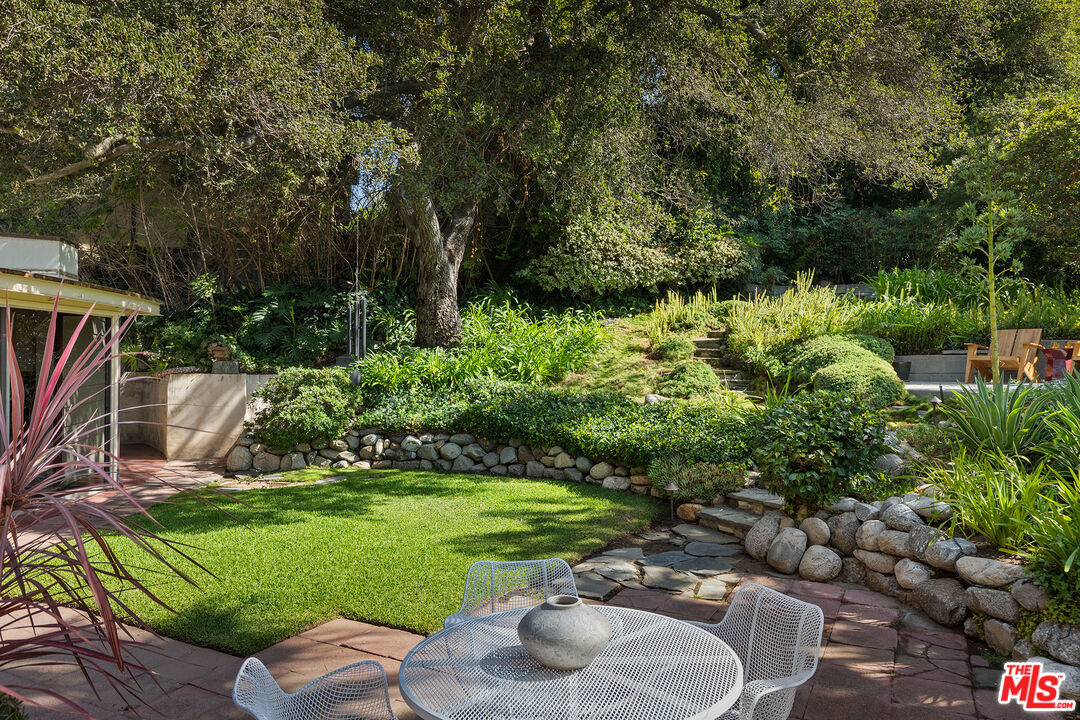 780 Laguna Road Pasadena, CA 91105 - Photo 33 of 37 Gallery Image 33