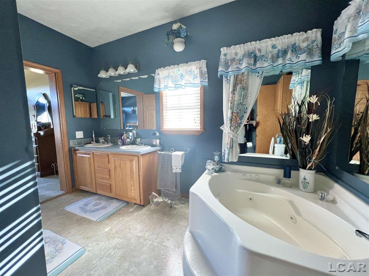 18663 Rome Road Hudson, MI 49247 - Photo 27 of 45 50062604-26.JPG