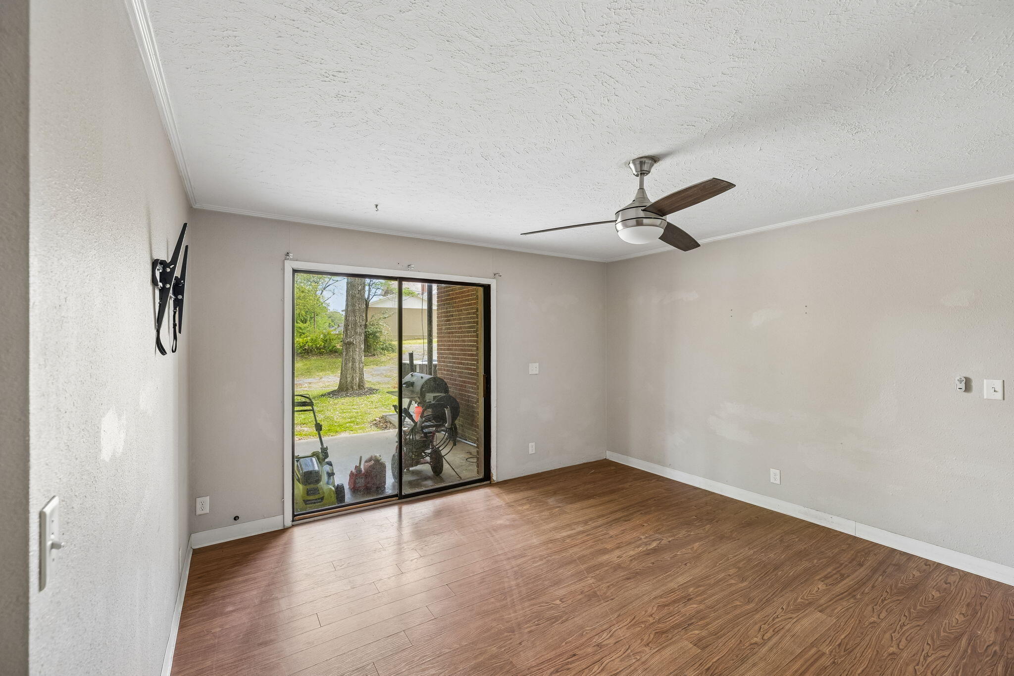 411 Pine Avenue South Pittsburg, TN 37380 - Photo 36 of 70 43-411 Pine Ave South Pittsburg - 043