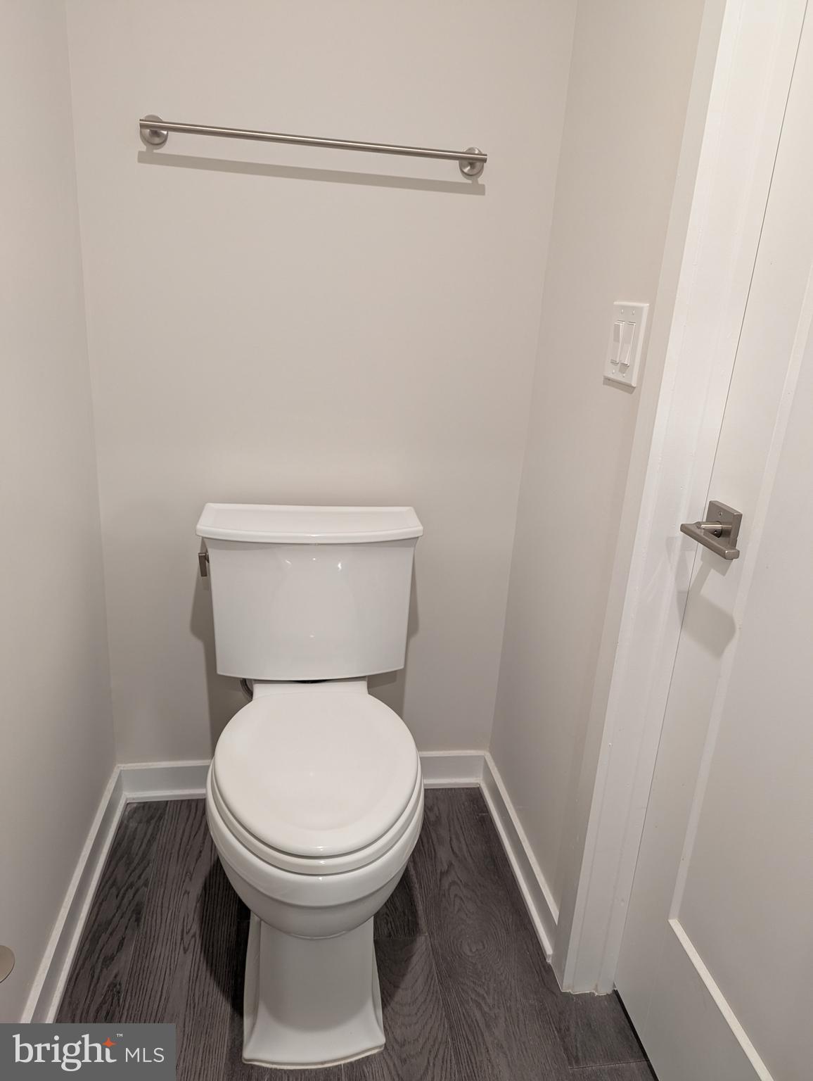 43541 Moorefield Boulevard Ashburn, VA 20148 - Photo 13 of 38 Half Bath