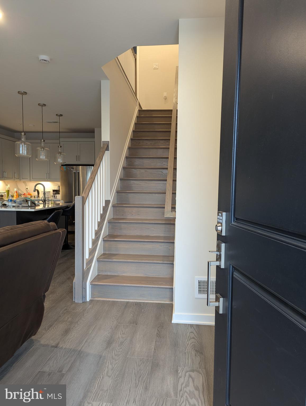 43541 Moorefield Boulevard Ashburn, VA 20148 - Photo 3 of 38