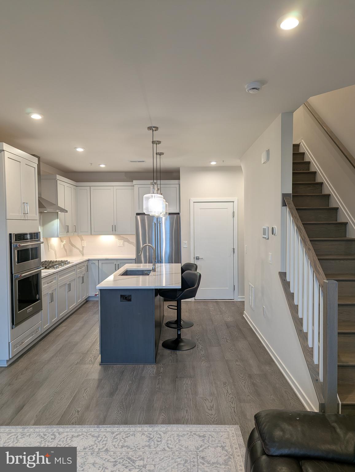 43541 Moorefield Boulevard Ashburn, VA 20148 - Photo 4 of 38