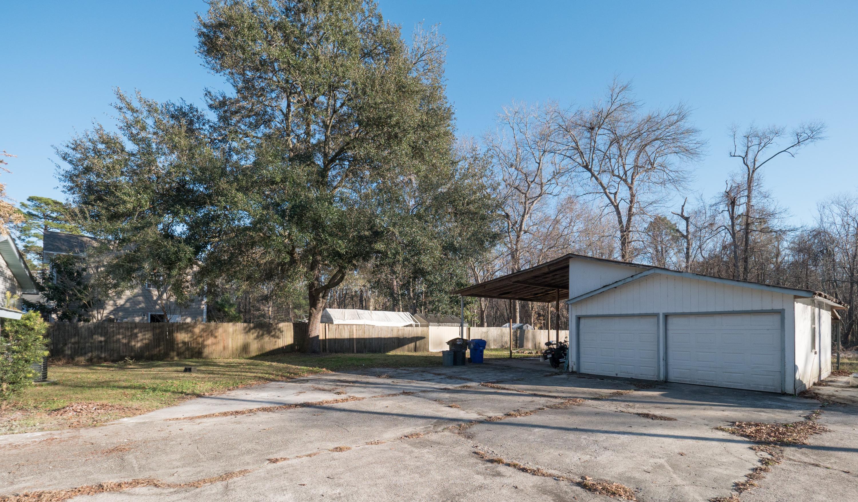 2983 Blackfish Road Johns Island, SC 29455 - Photo 21 of 23 2983 Blackfish Rd garage