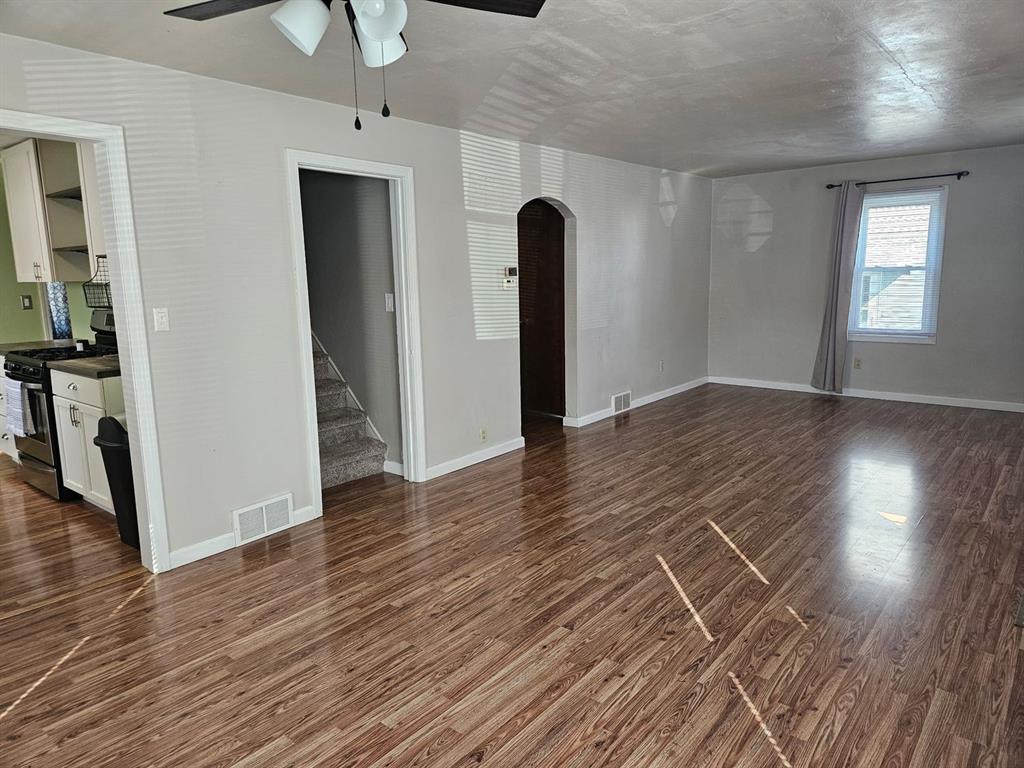 2918 Hudson Road Erie, PA 16508 - Photo 5 of 23