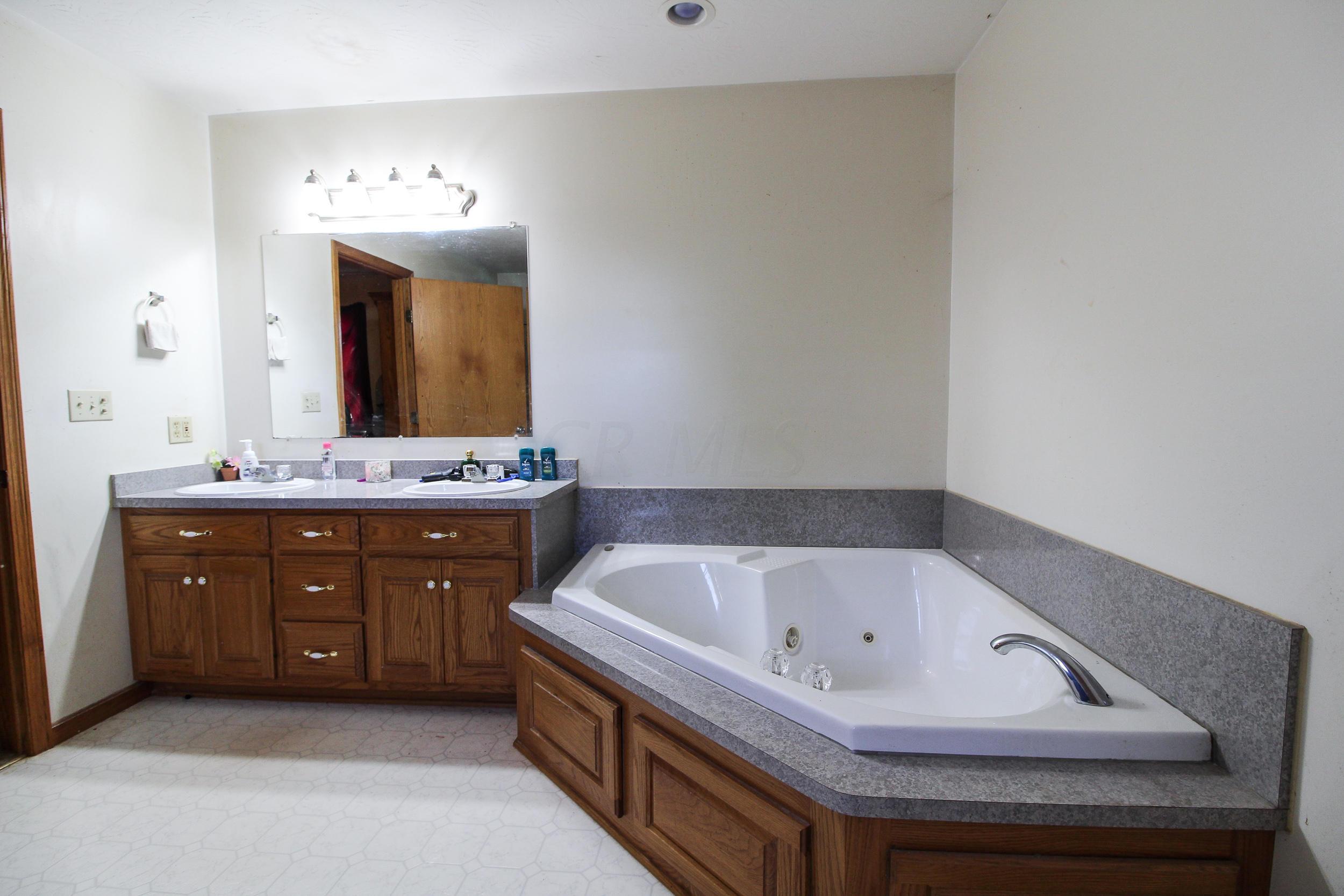 1515 Tedrick Road New Concord, OH 43762 - Photo 13 of 30