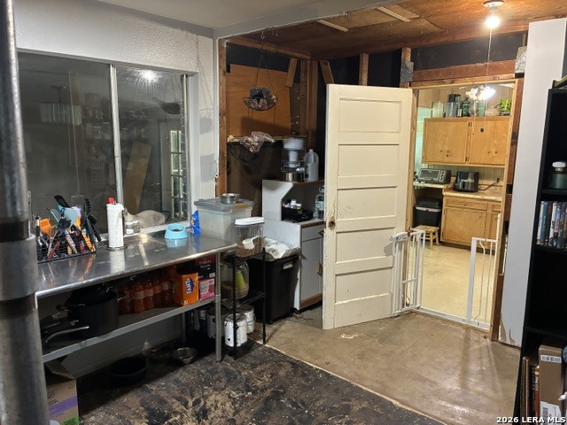 613 Old Carrizo Road Uvalde, TX 78801 - Photo 6 of 24 Gallery Image 6