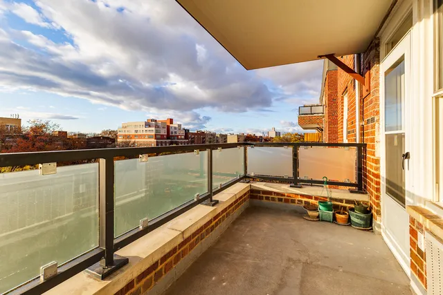 $699,000 | 525 Ocean Parkway, Unit 5K | Kensington
