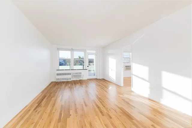 $699,000 | 525 Ocean Parkway, Unit 5K | Kensington
