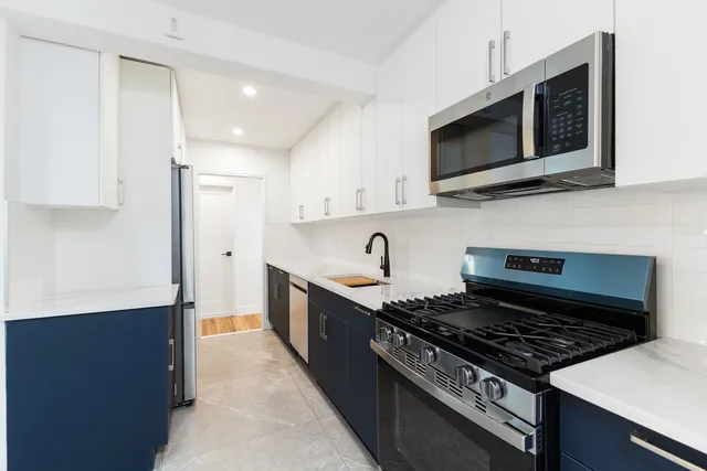 $699,000 | 525 Ocean Parkway, Unit 5K | Kensington