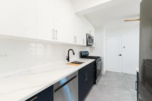 $699,000 | 525 Ocean Parkway, Unit 5K | Kensington