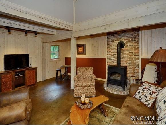 6 Deer Run Road Canton, NC 28716 - Photo 2 of 19
