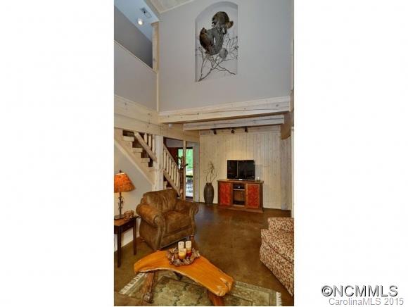 6 Deer Run Road Canton, NC 28716 - Photo 3 of 19