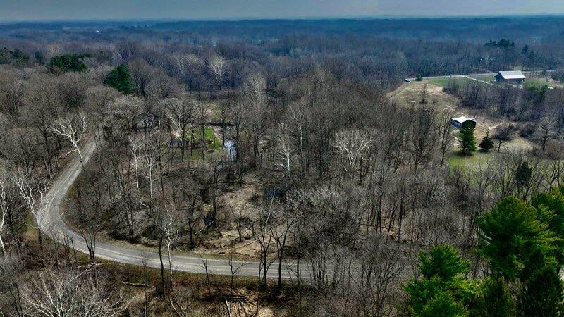 14736 Flynn Road Three Oaks, MI 49128 - Photo 3 of 6 4