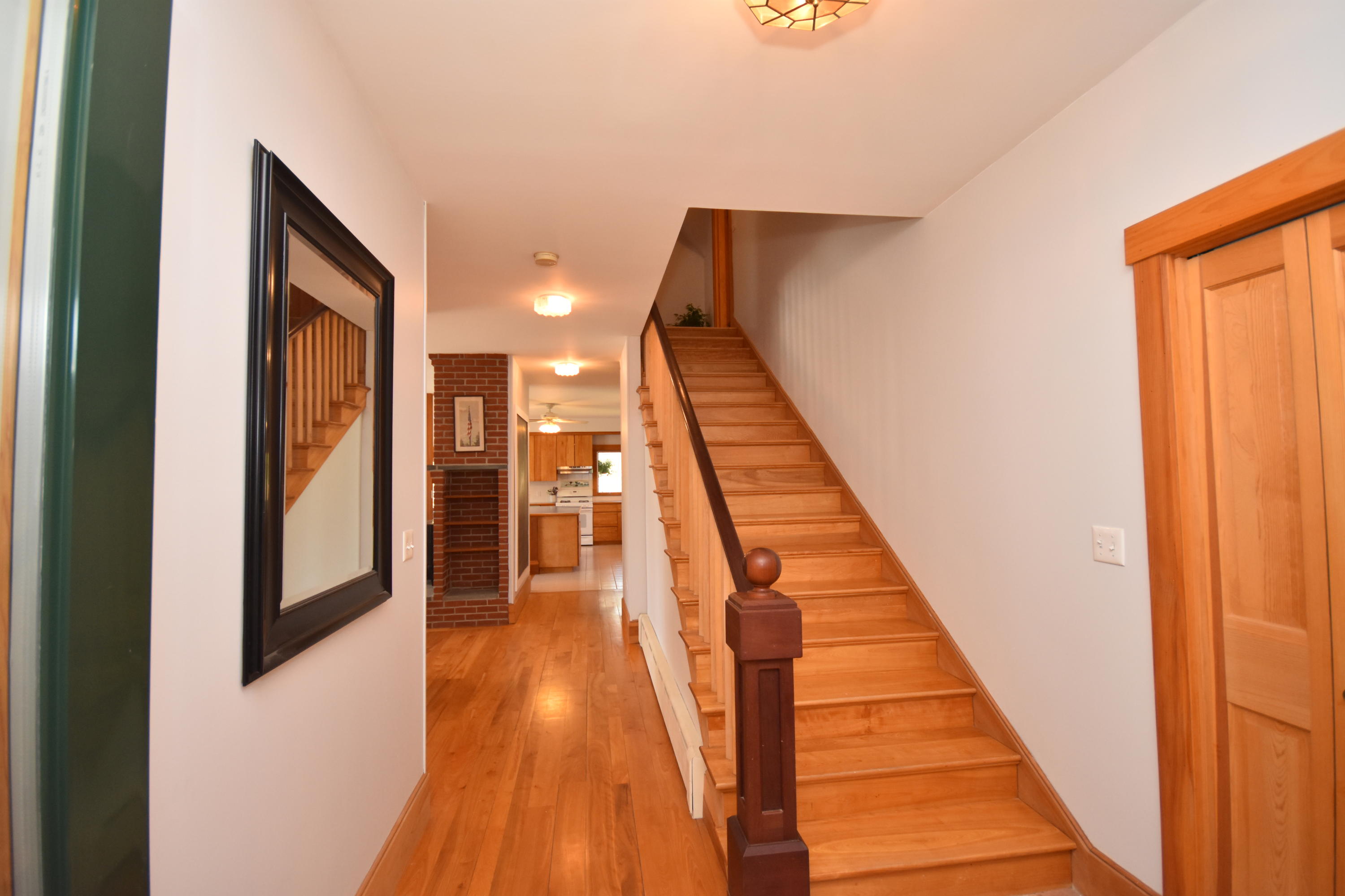 594 Old County Road Washington, ME 04574 - Photo 13 of 25 front hall