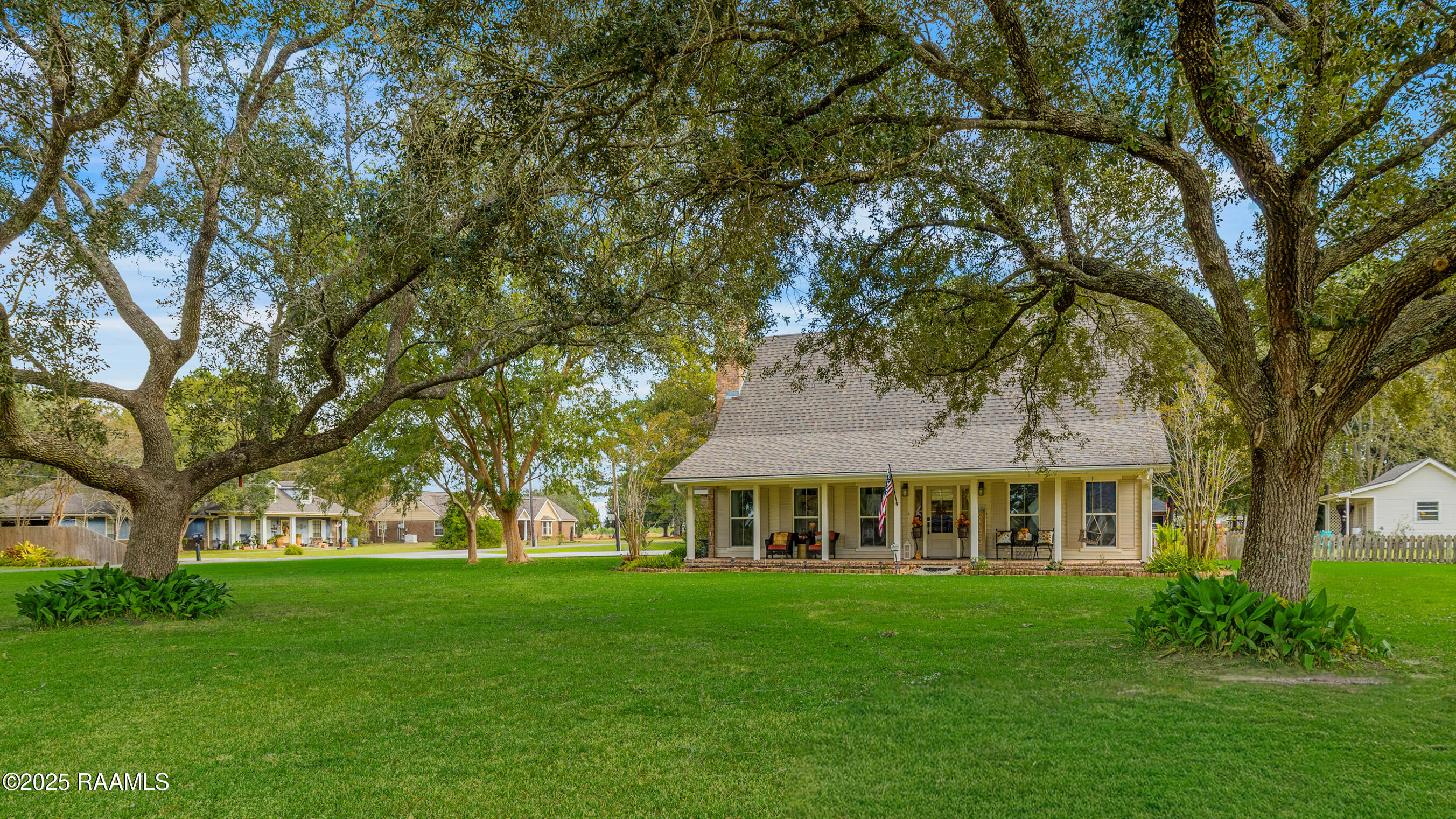 708 Kyle Landry Road New Iberia, LA 70563 - Photo 3 of 30 708 Kyle Landry Rd