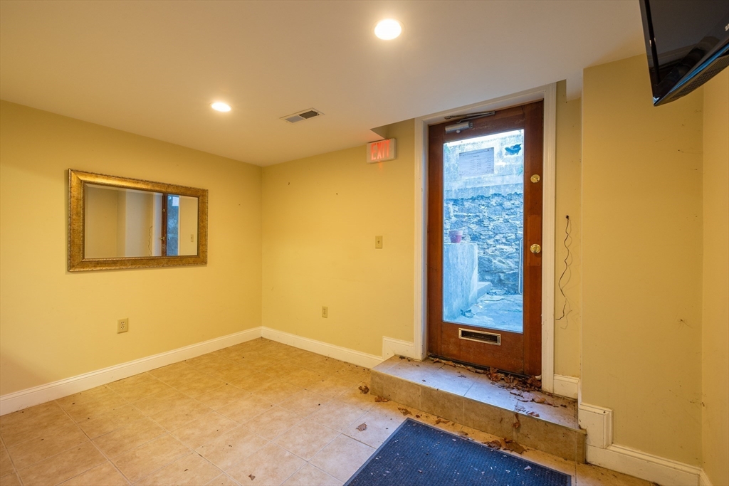 567 Talbot Avenue, Unit 20 Boston, MA 02124 - Photo 3 of 16