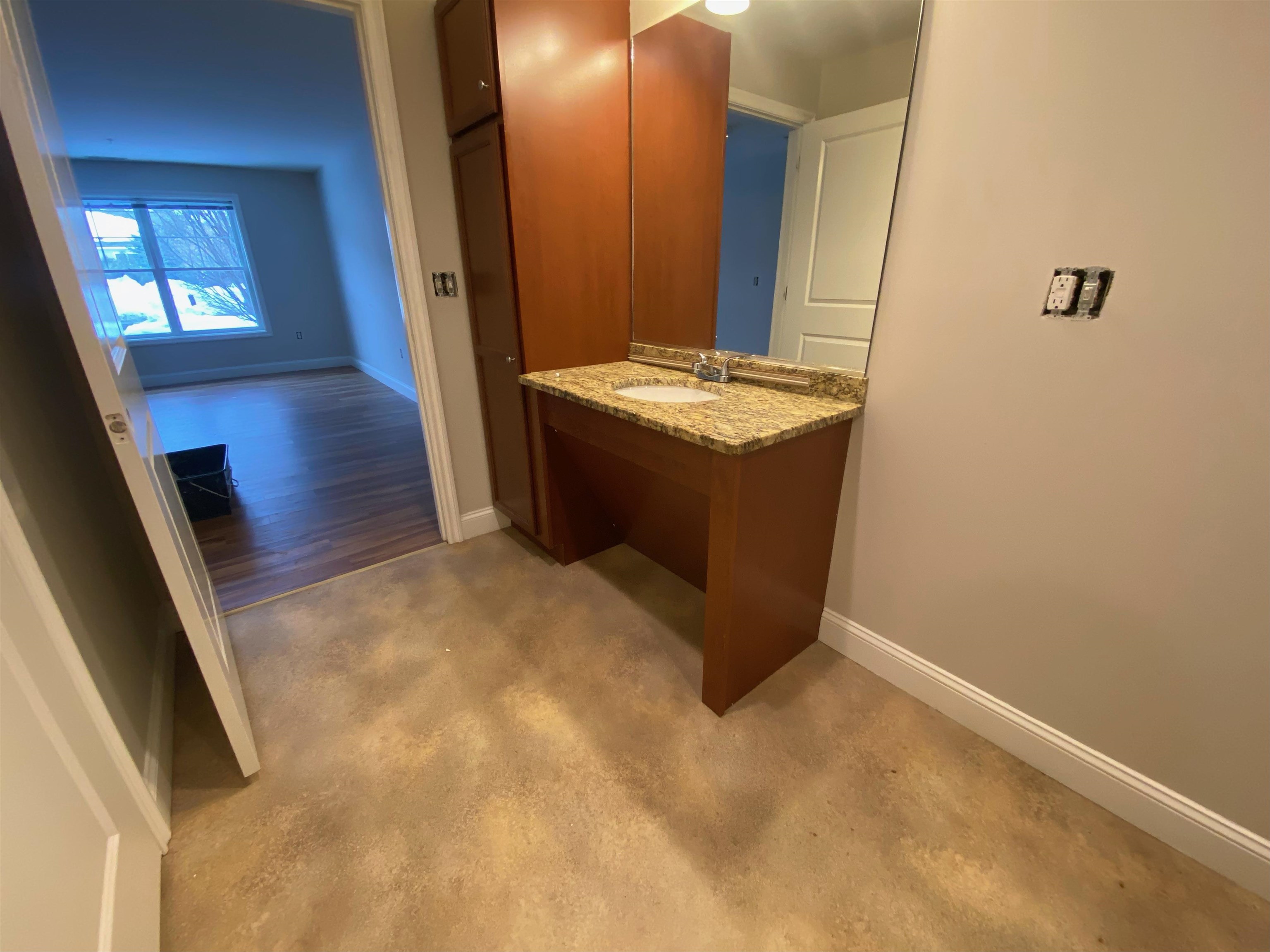 3 Furnival Road, Unit 111 Nashua, NH 03064 - Photo 7 of 13