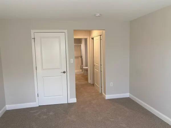 $2,300 | 3 Furnival Road, Unit 111, Nashua, NH 03064