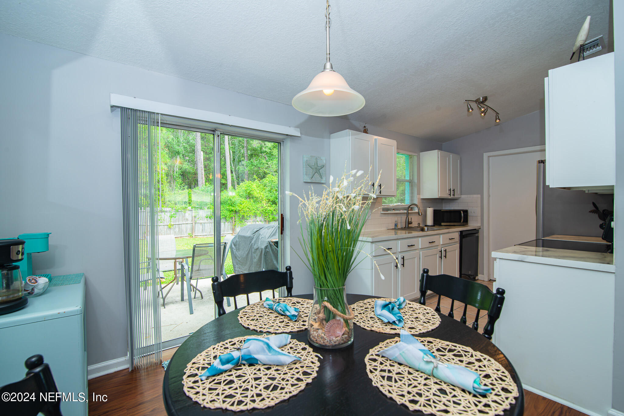3590 Eunice Road Jacksonville, FL 32250 - Photo 8 of 21 Dining