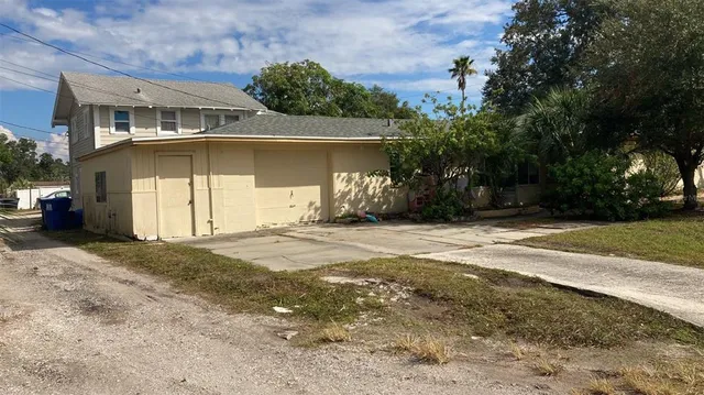$1,200 | 3971 9th Avenue North, St. Petersburg, FL 33713