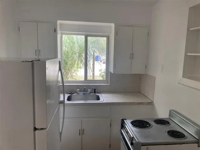 $1,200 | 3971 9th Avenue North, St. Petersburg, FL 33713