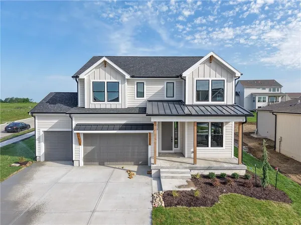 $619,990 | 1712 Southwest Arbormist Drive, Lee's Summit, MO 64082