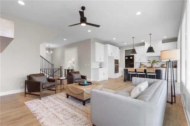 $639,000 | 1712 Southwest Arbormist Drive, Lee's Summit, MO 64082