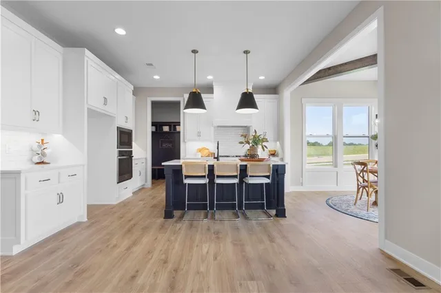 $639,000 | 1712 Southwest Arbormist Drive, Lee's Summit, MO 64082