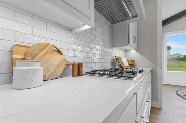 $639,000 | 1712 Southwest Arbormist Drive, Lee's Summit, MO 64082