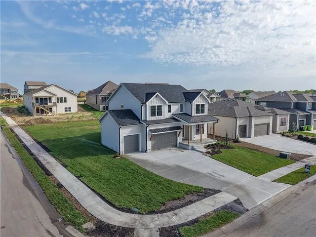 $639,000 | 1712 Southwest Arbormist Drive, Lee's Summit, MO 64082
