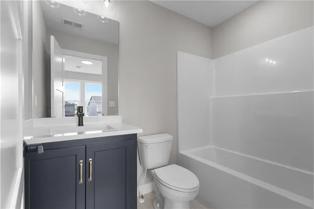 $639,000 | 1712 Southwest Arbormist Drive, Lee's Summit, MO 64082