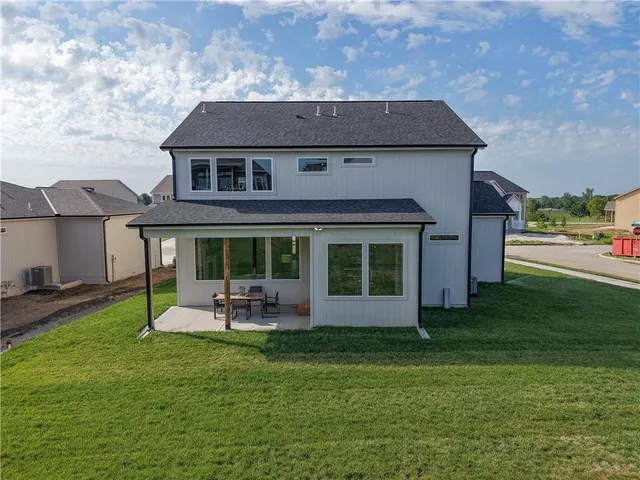 $639,000 | 1712 Southwest Arbormist Drive, Lee's Summit, MO 64082