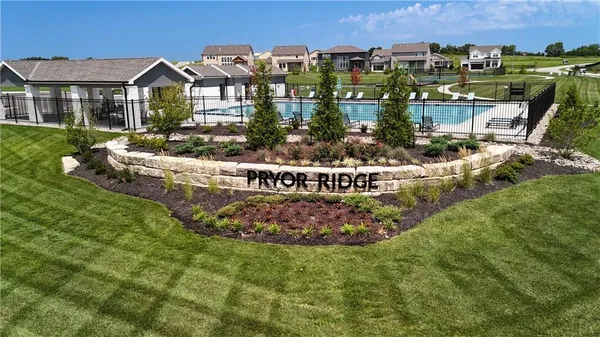 $619,990 | 1712 Southwest Arbormist Drive, Lee's Summit, MO 64082