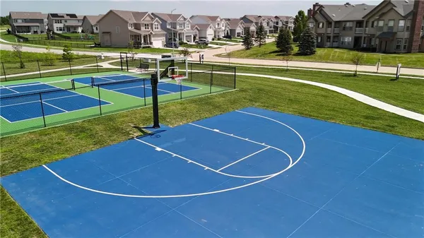 $619,990 | 1712 Southwest Arbormist Drive, Lee's Summit, MO 64082