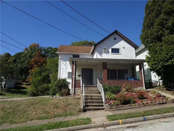 $1,200 | 227 South 6th Street, Youngwood, PA 15697