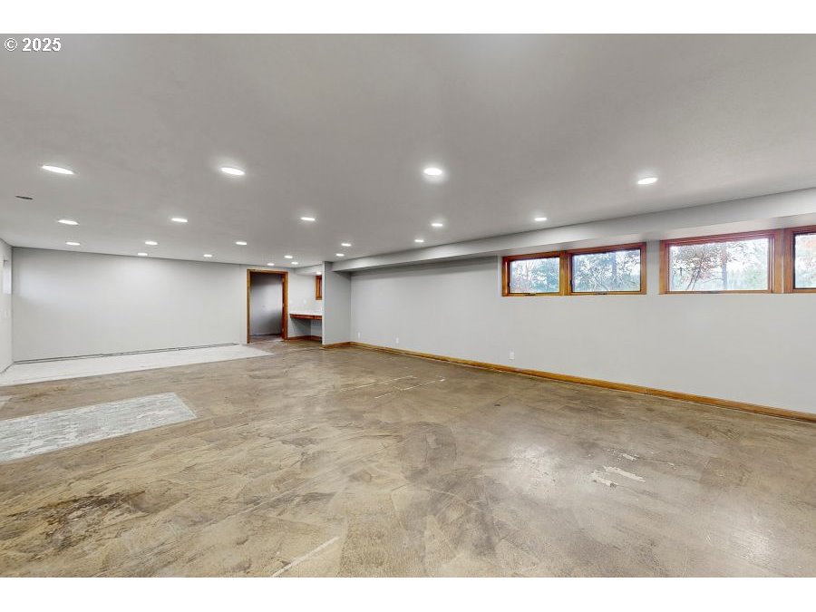 30930 Camas Swale Road Creswell, OR 97426 - Photo 35 of 43 Gallery Image 35
