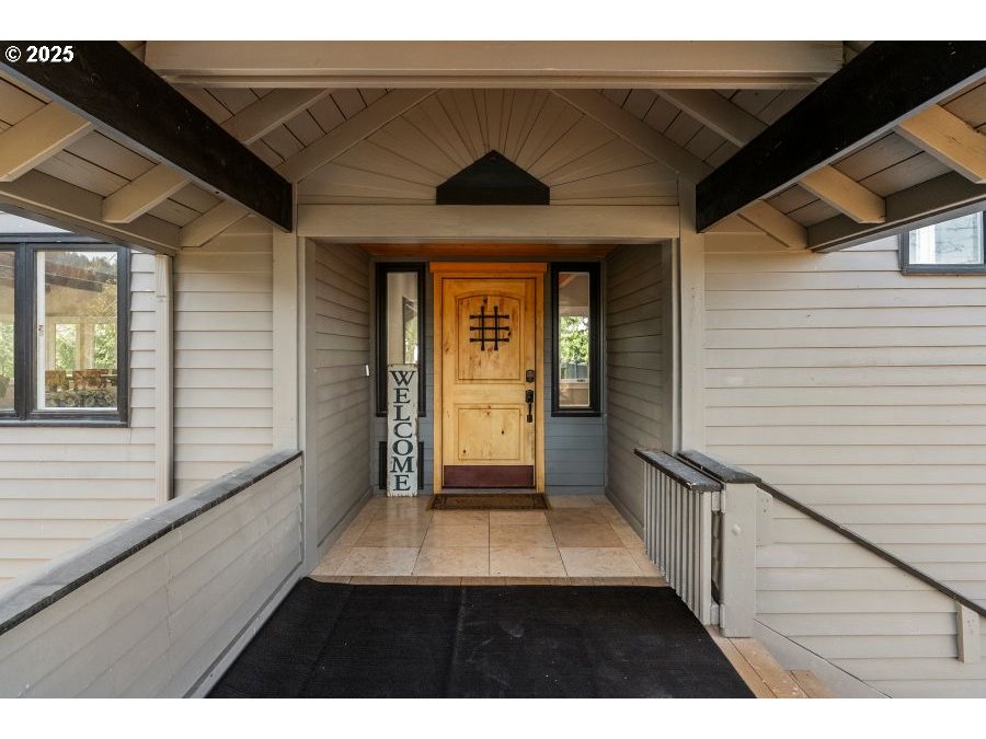 30930 Camas Swale Road Creswell, OR 97426 - Photo 4 of 43 Gallery Image 4