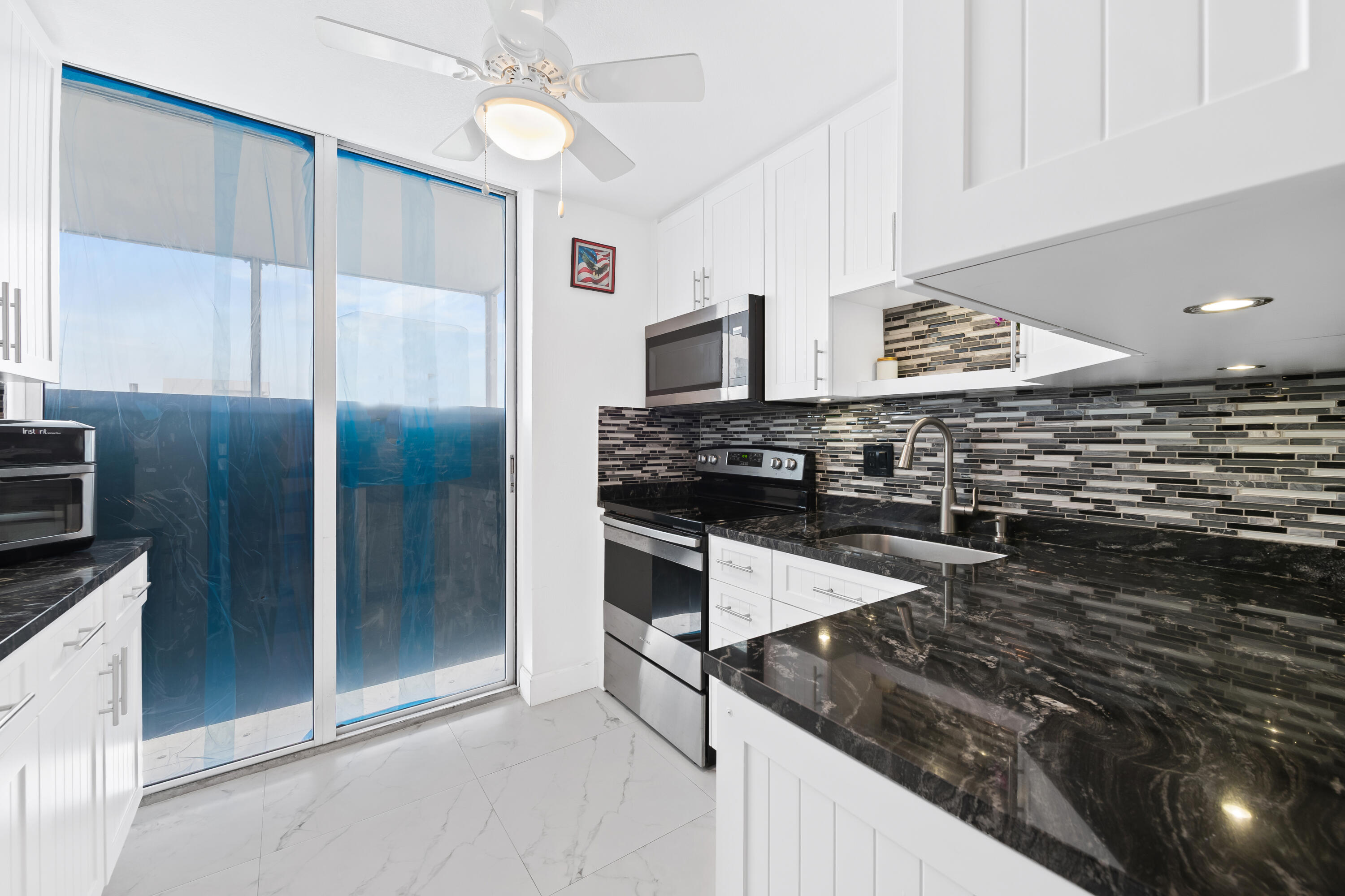 1505 North Riverside Drive, Unit 808 Pompano Beach, FL 33062 - Photo 4 of 41 DSC_5989