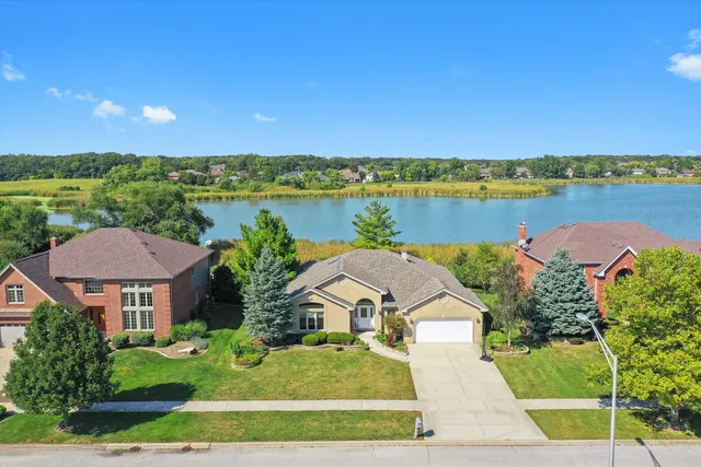 $649,000 | 10760 Ridgewood Drive, Palos Park, IL 60464