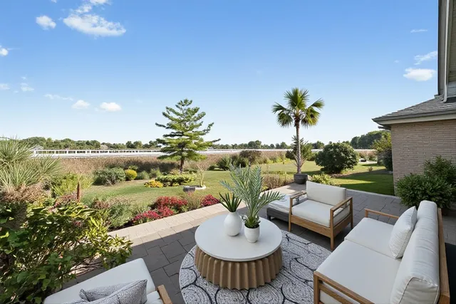 $649,000 | 10760 Ridgewood Drive, Palos Park, IL 60464