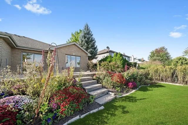 $649,000 | 10760 Ridgewood Drive, Palos Park, IL 60464