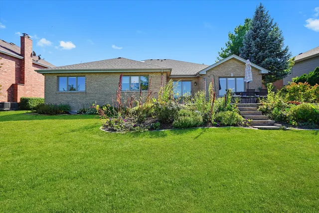 $649,000 | 10760 Ridgewood Drive, Palos Park, IL 60464