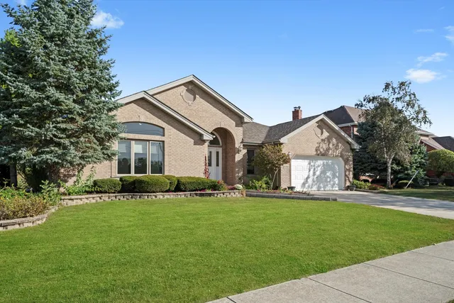 $649,000 | 10760 Ridgewood Drive, Palos Park, IL 60464