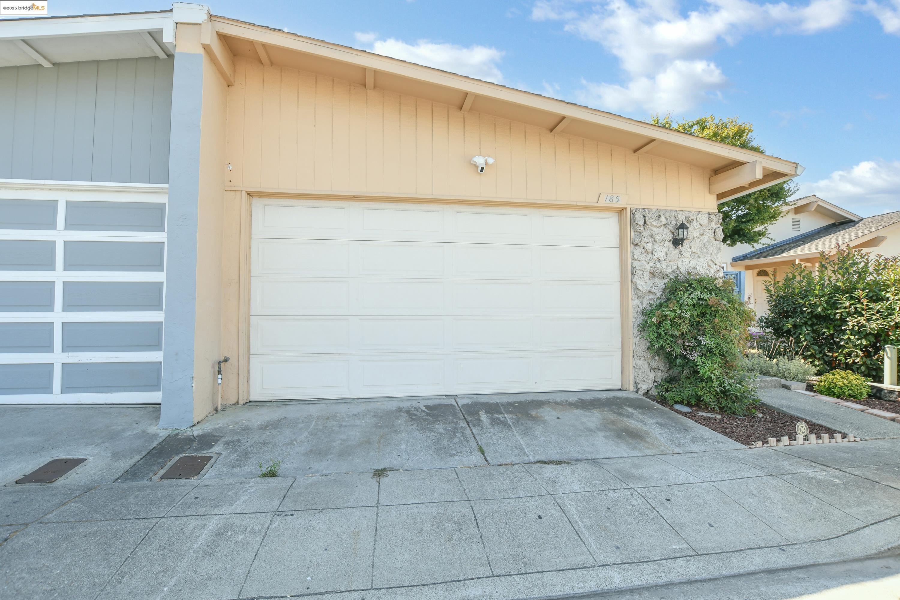 185 Evening Star Court Milpitas, CA 95035 - Photo 11 of 33 a view of backyard of house