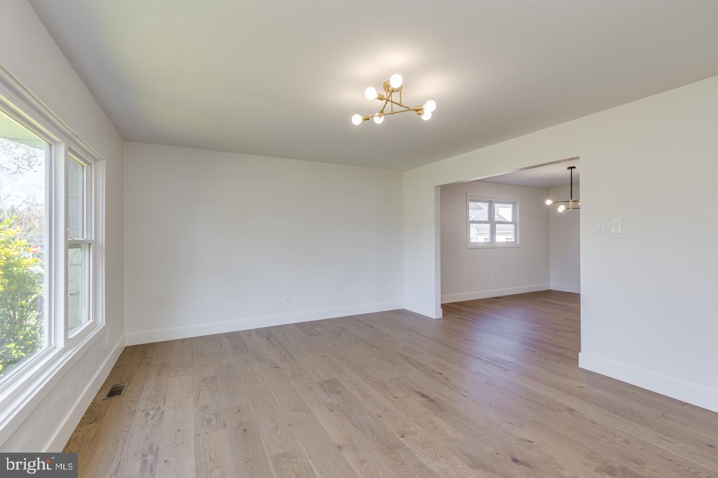 5 Clemson Road Cherry Hill, NJ 08034 - Photo 11 of 50 Front Living space