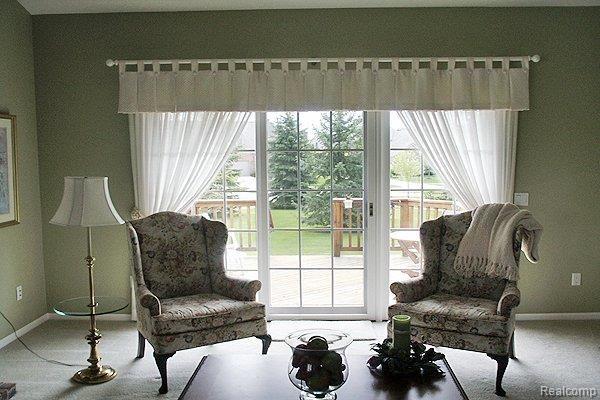 844 Garnet Court, Unit 39 Rochester, MI 48306 - Photo 8 of 25 Living room photo # 2